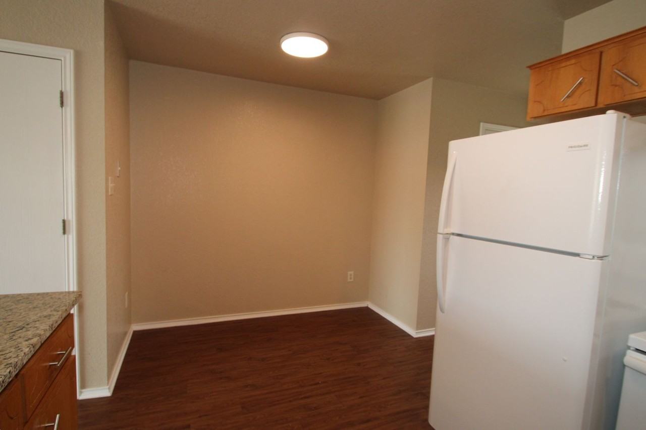 4206 Deek Dr Apt B - Photo 7 of 23