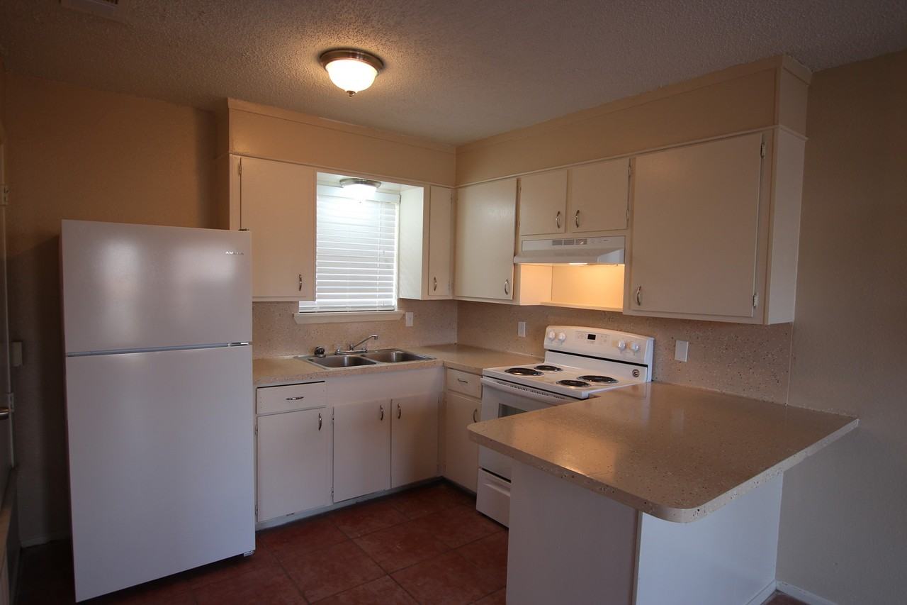 Ingram Court Apartments - Photo 2 of 32