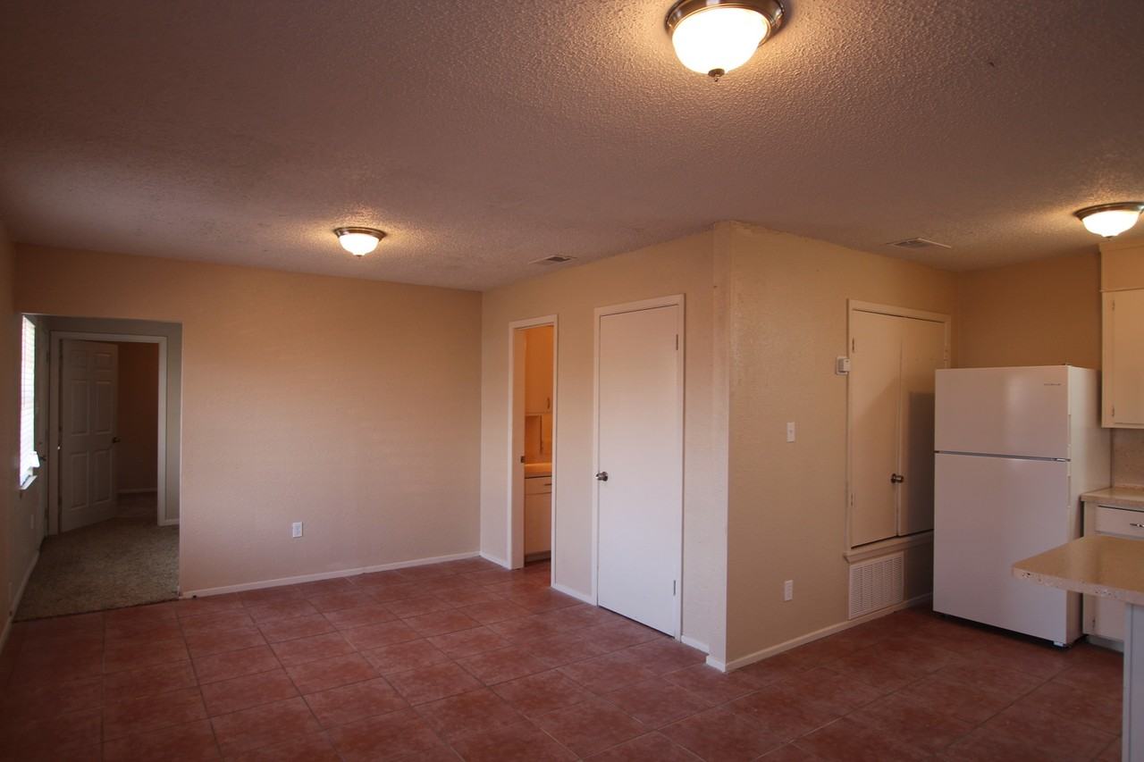 Ingram Court Apartments - Photo 7 of 32