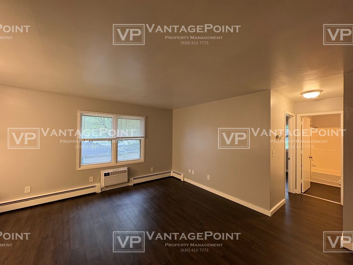 1054 Grognet St #F - Photo 6 of 10
