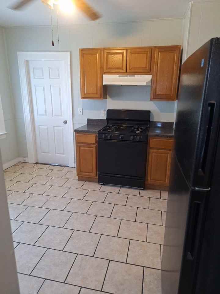 355 Sherman Ave #3 - Photo 2 of 10
