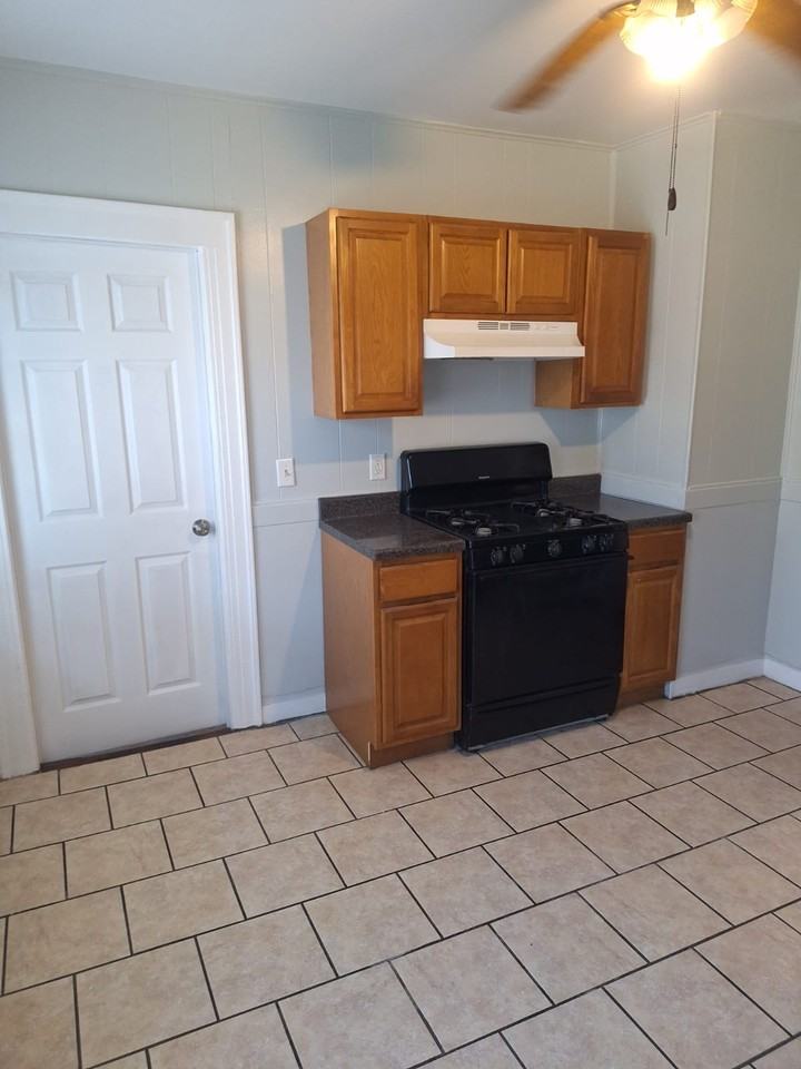 355 Sherman Ave #3 - Photo 3 of 10