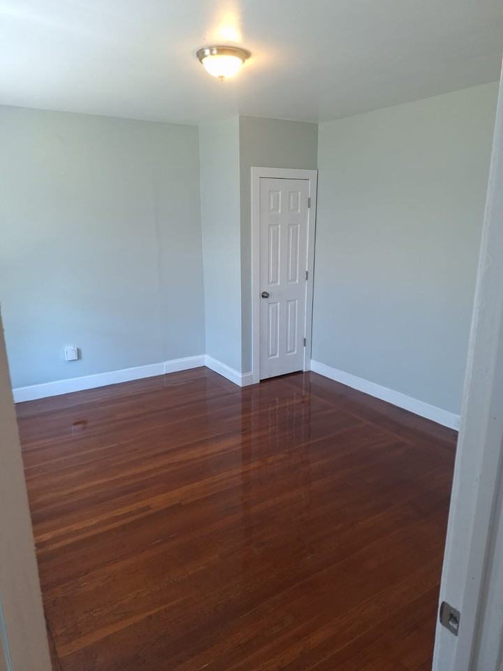 355 Sherman Ave #3 - Photo 4 of 10