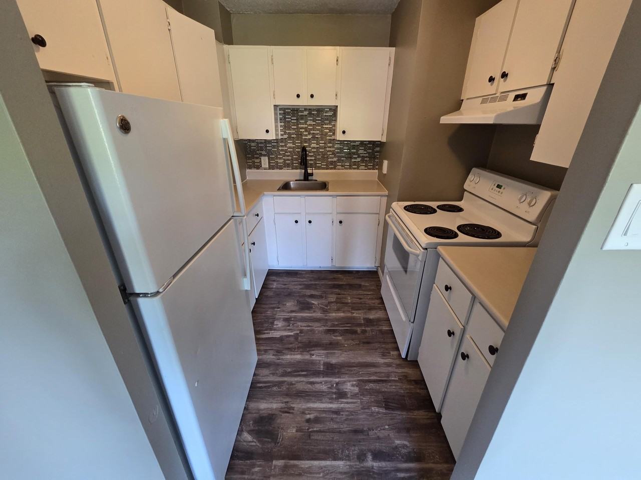 411 Ellerdale St #302 - Photo 3 of 33