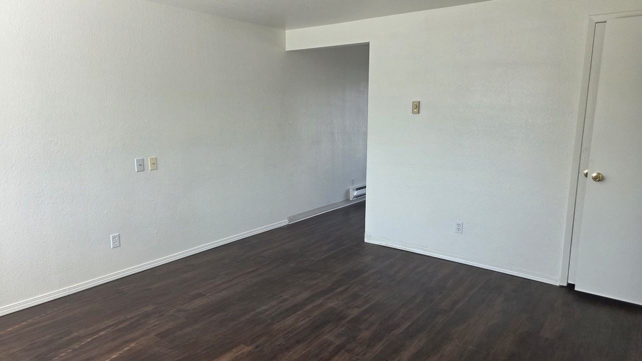 211 E Bird Ave #A - Photo 2 of 11