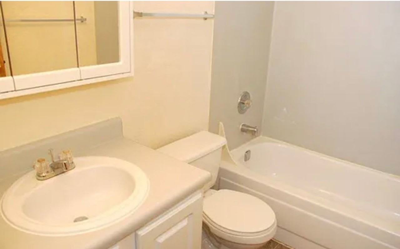 37th Street Apartments - Photo 7 of 8