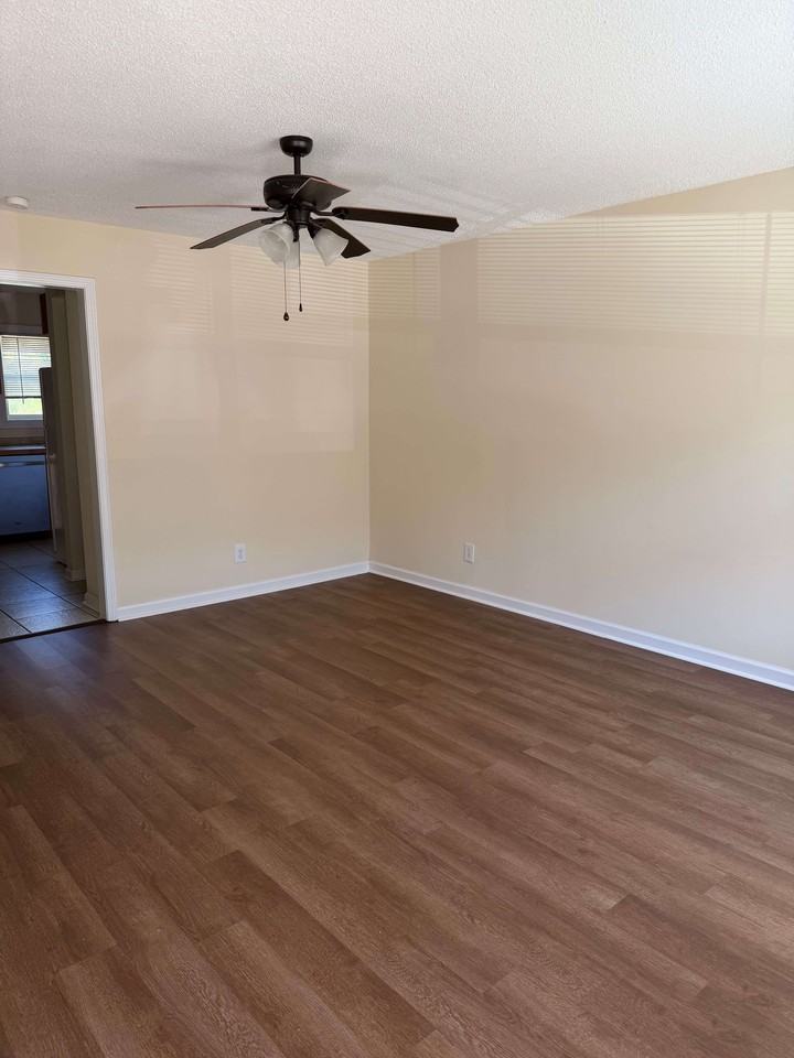 551 Cambridge Dr #551 - Photo 2 of 9