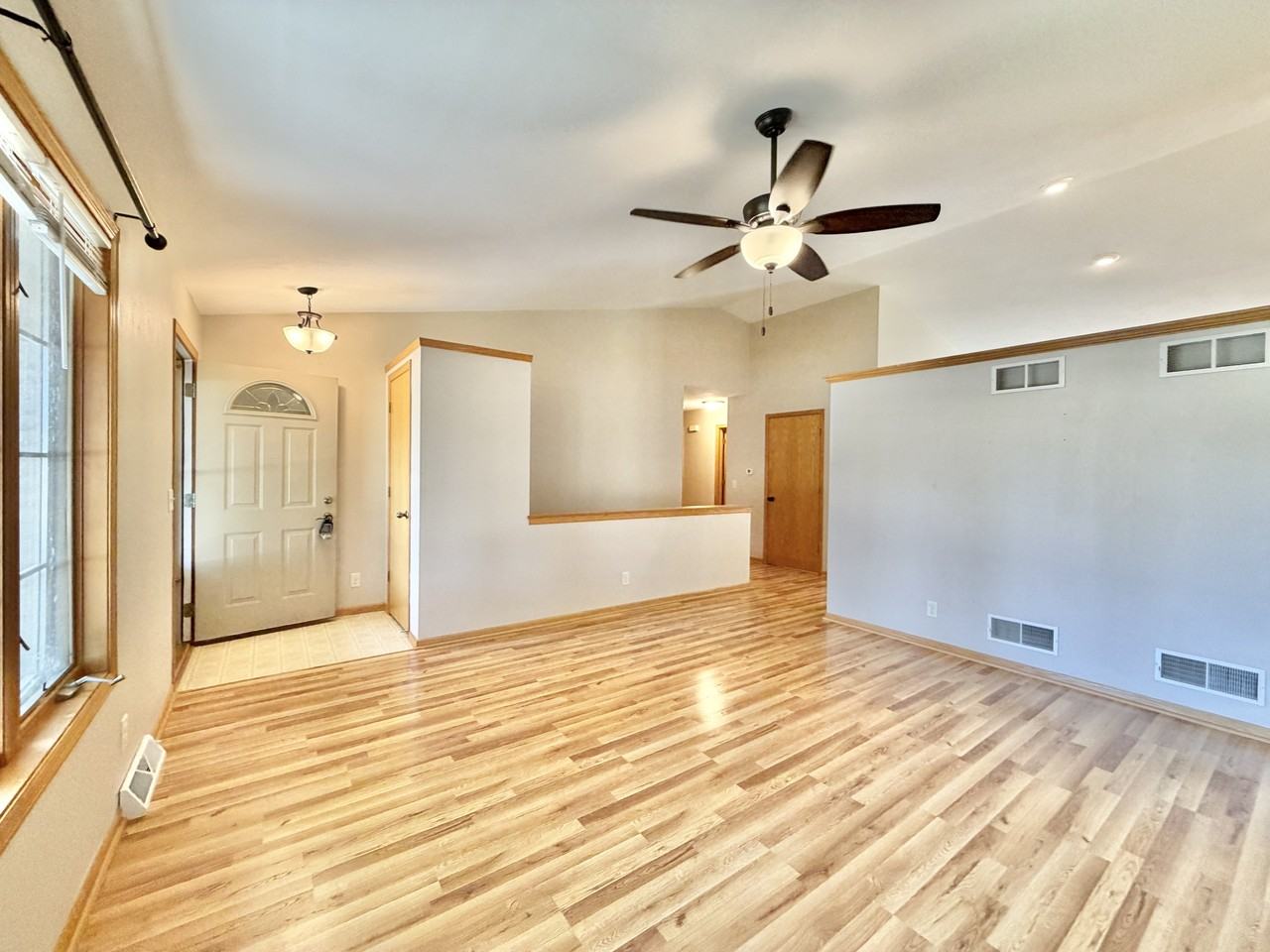 2701 N Wuthering Hills Dr #2703 - Photo 3 of 19