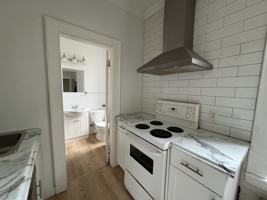 featured image of 259 Princess St #4