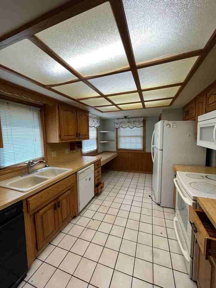 9510 N 31st St #1 - Photo 2 of 11