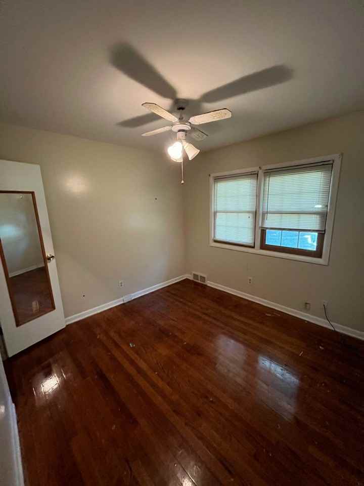9510 N 31st St #1 - Photo 5 of 11
