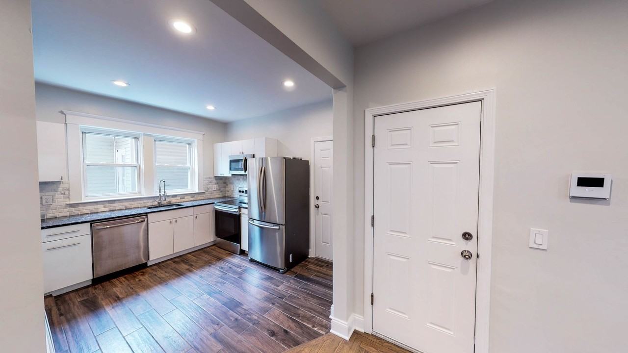 90 Bristol St - Photo 5 of 22