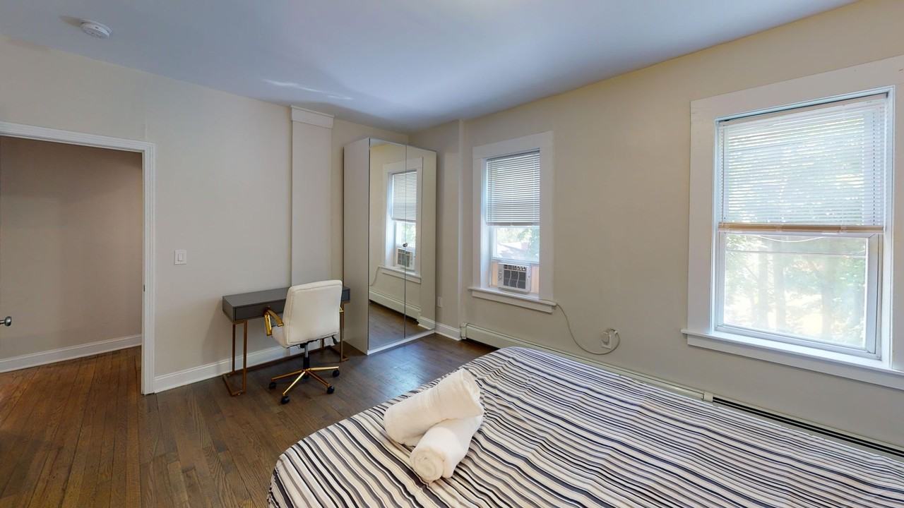90 Bristol St - Photo 7 of 22