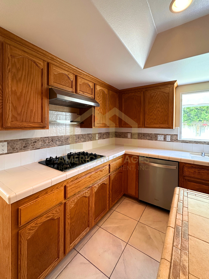 1255 Craig Dr #1 - Photo 6 of 21