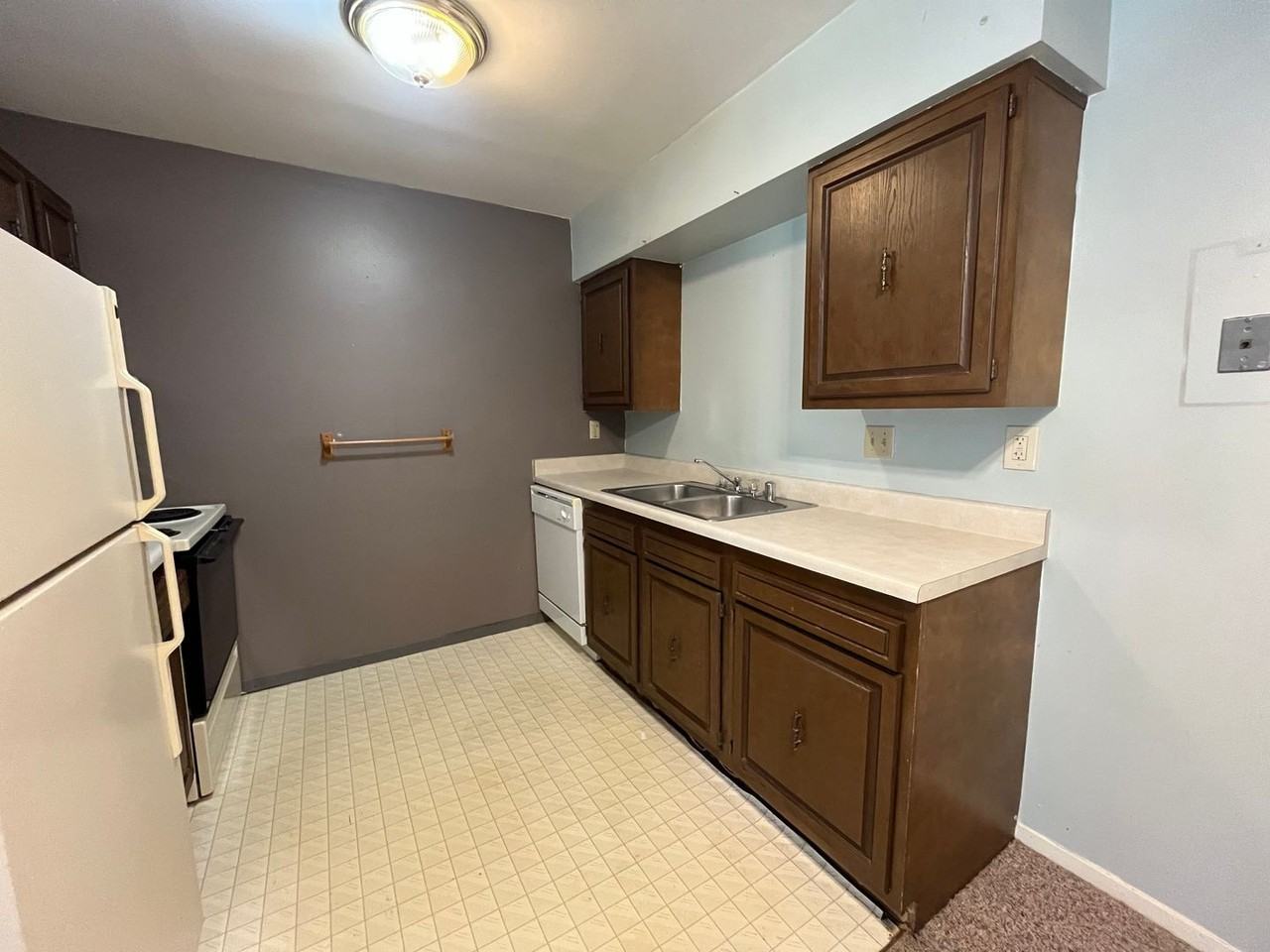 11229 W National Ave - Photo 4 of 10
