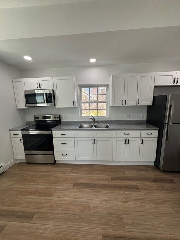 20 Wallace Ct #1 - Photo 5 of 23