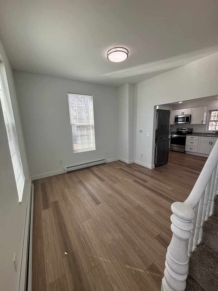 20 Wallace Ct #1 - Photo 7 of 23