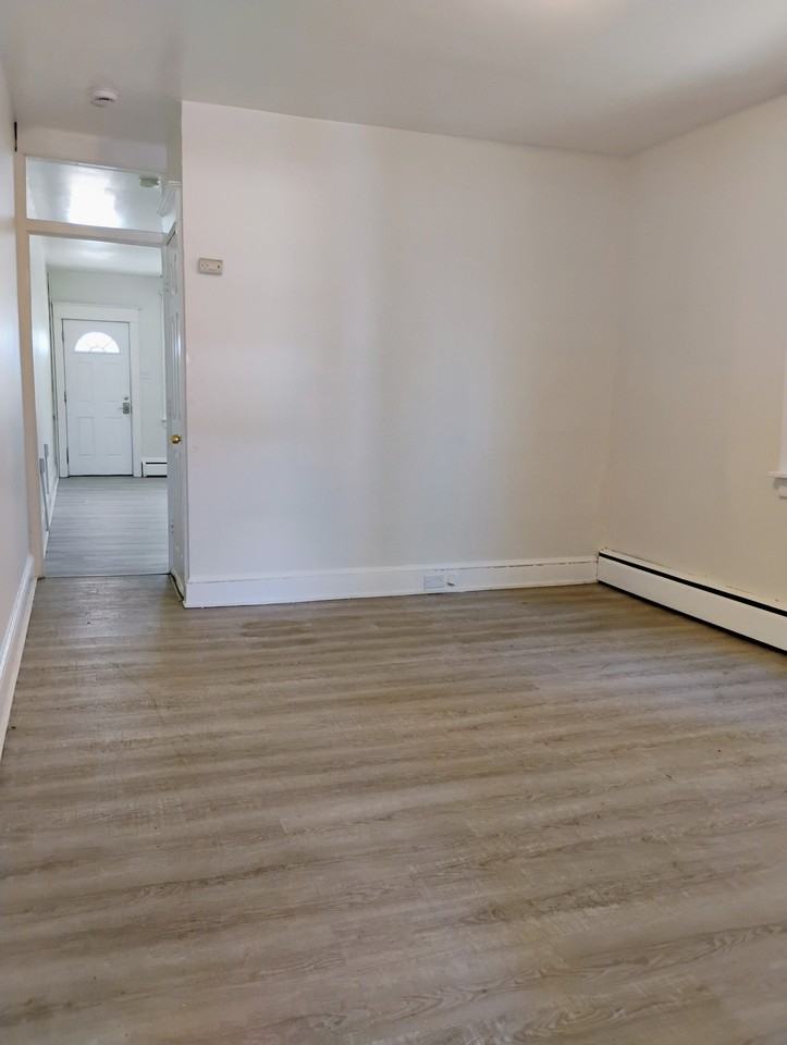 130 Harvey Ave #1 - Photo 5 of 26