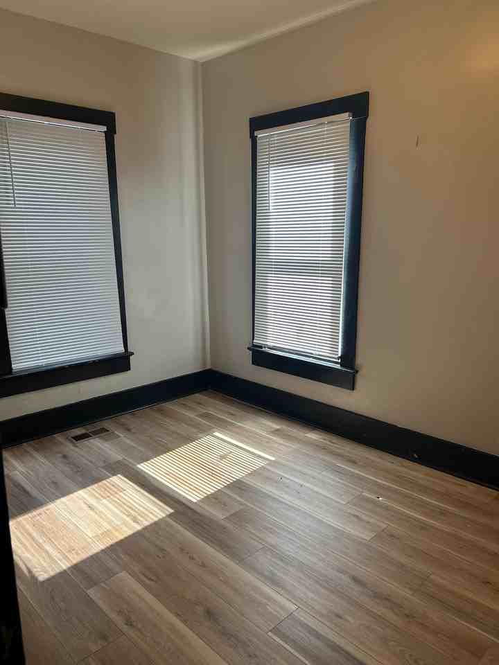 609 Adams St #1 - Photo 3 of 7