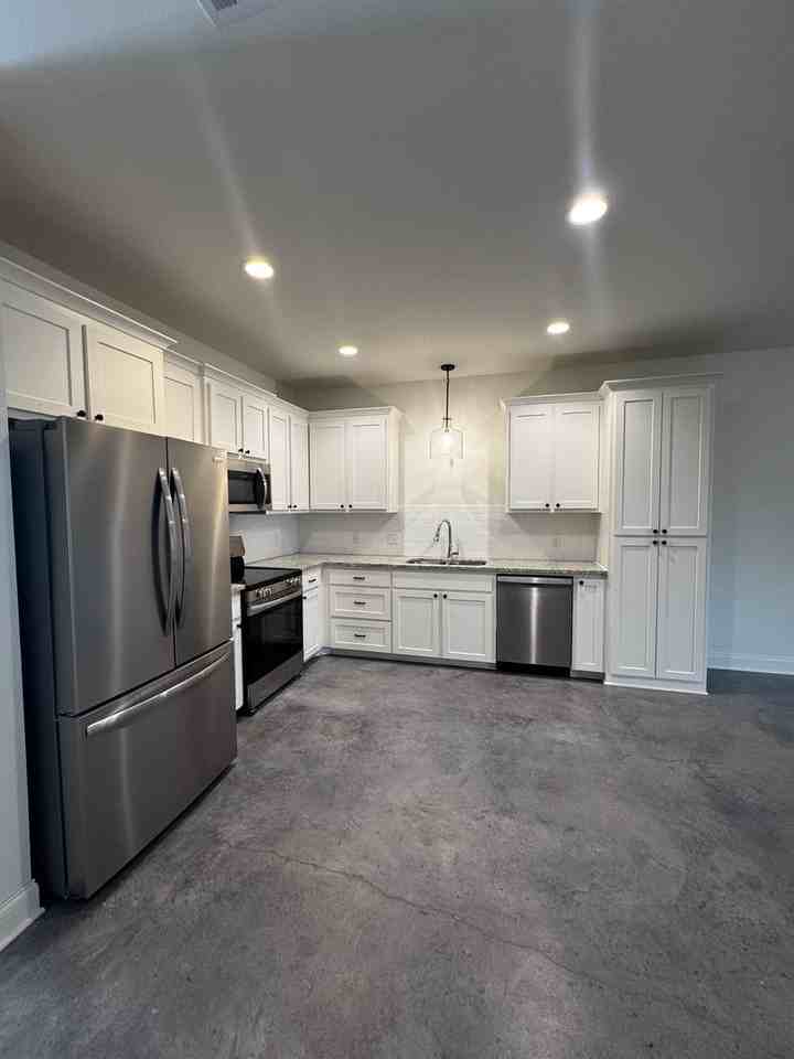 8073 Arnold Rd - Photo 3 of 17