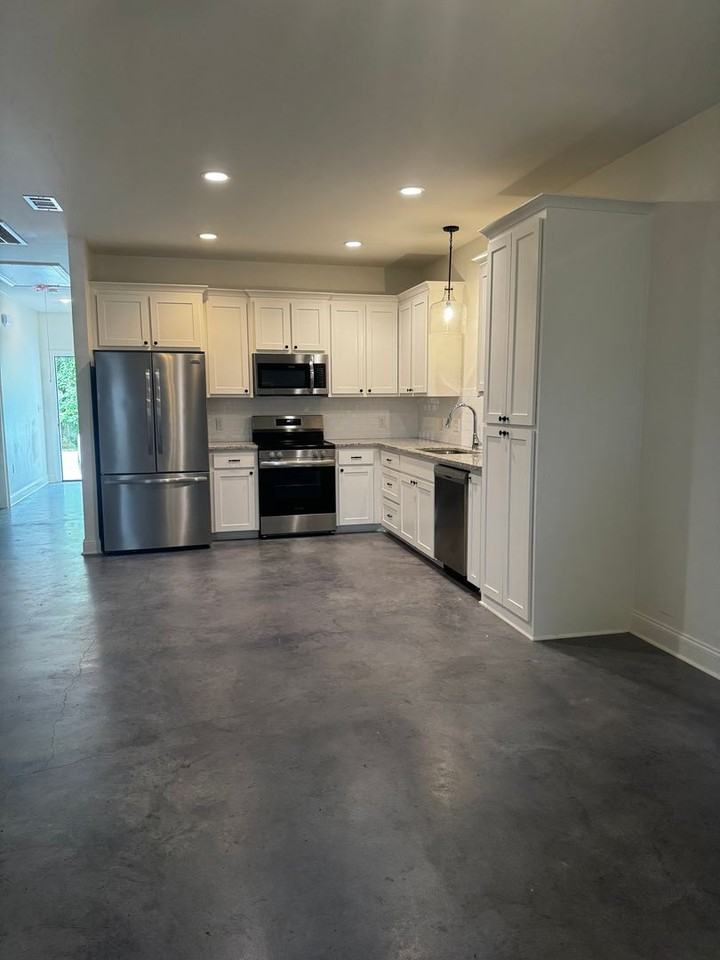 8073 Arnold Rd - Photo 4 of 17