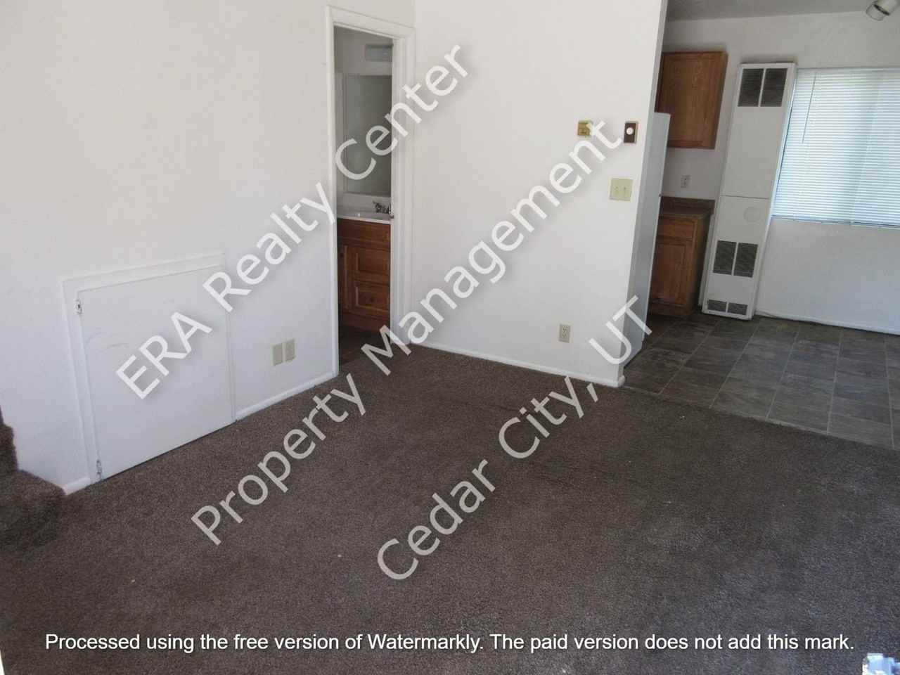 303 N 400 W - Photo 3 of 11