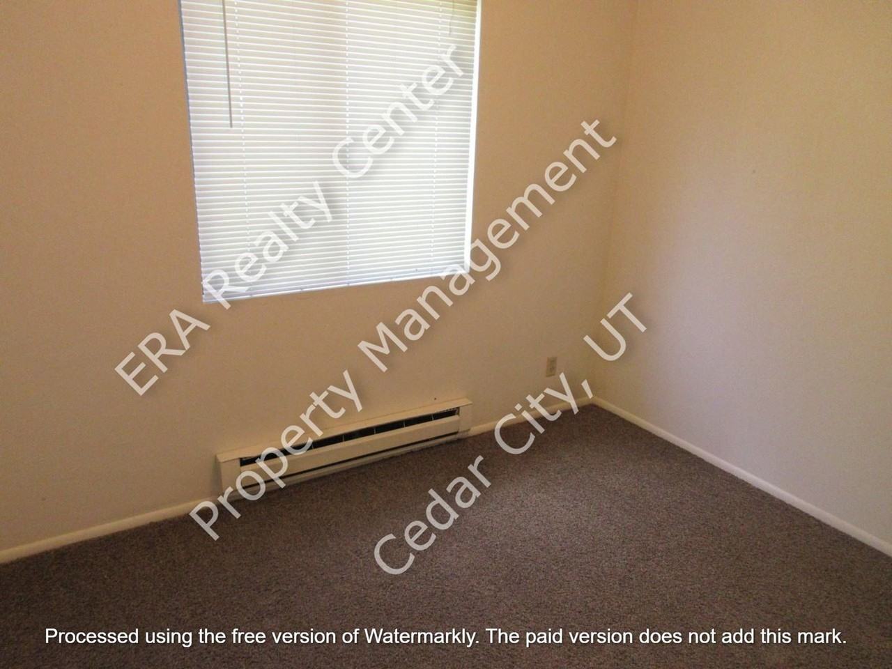 303 N 400 W - Photo 5 of 11