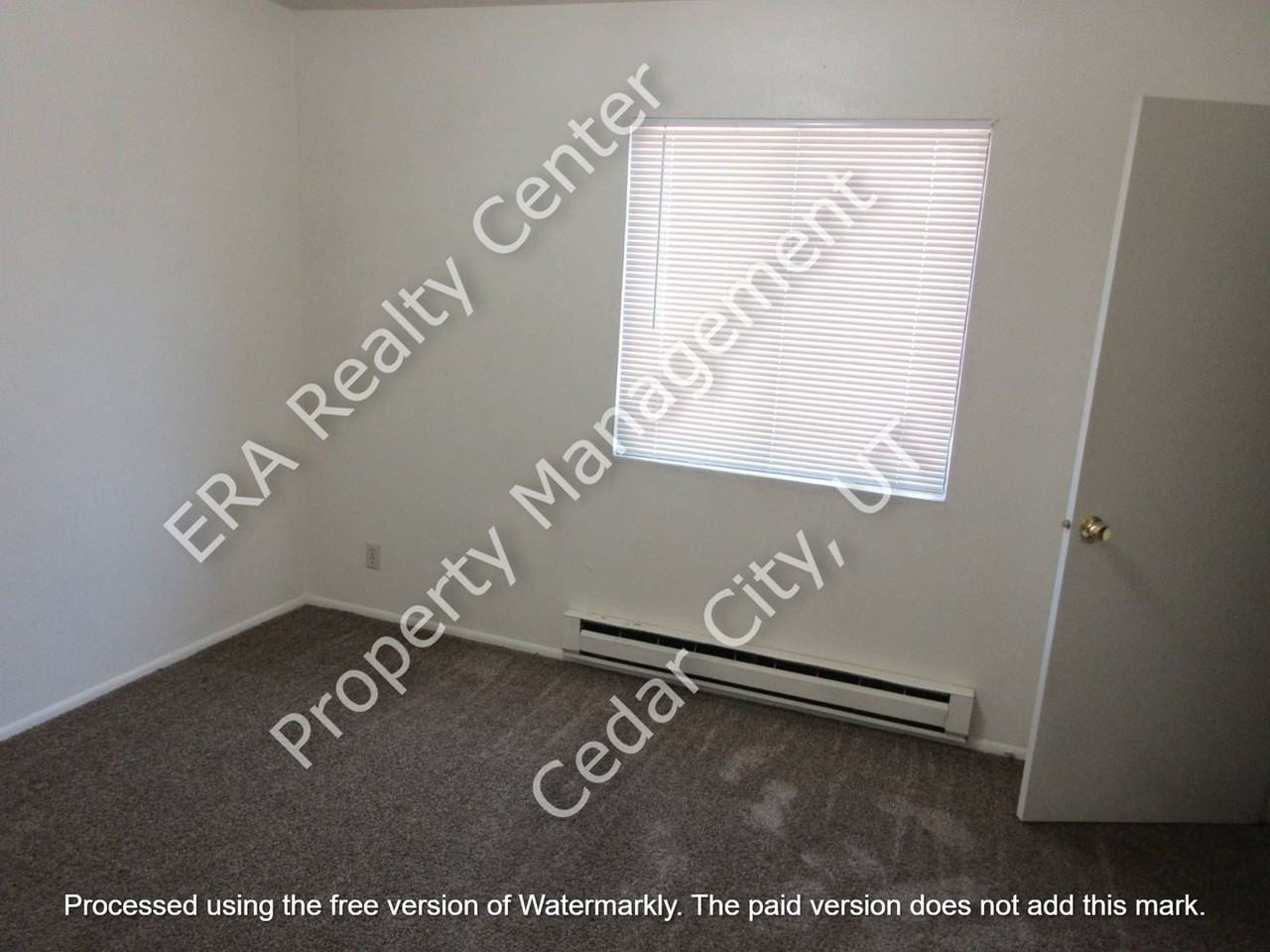 303 N 400 W - Photo 6 of 11