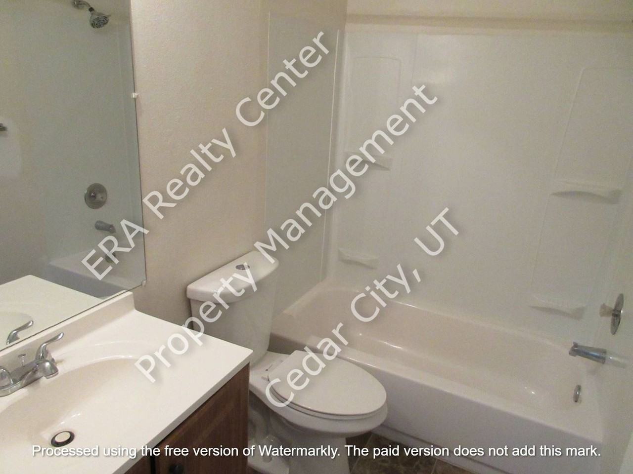 303 N 400 W - Photo 7 of 11