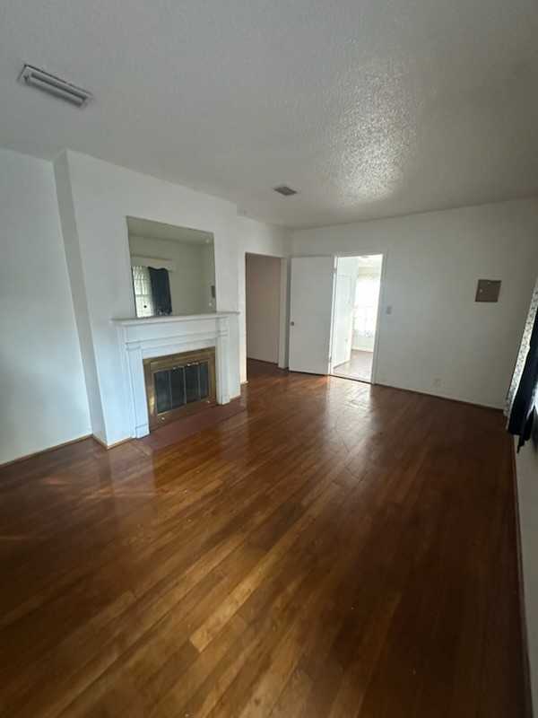 Brantley Ave #1 - Photo 2 of 10
