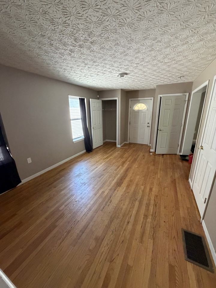 1354 Minnesota Ave #1 - Photo 2 of 11