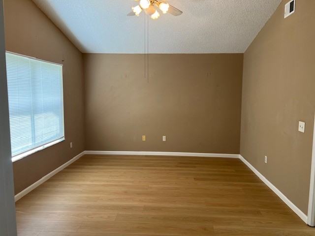 1139 Ballyshannon Pkwy #1 - Photo 7 of 9