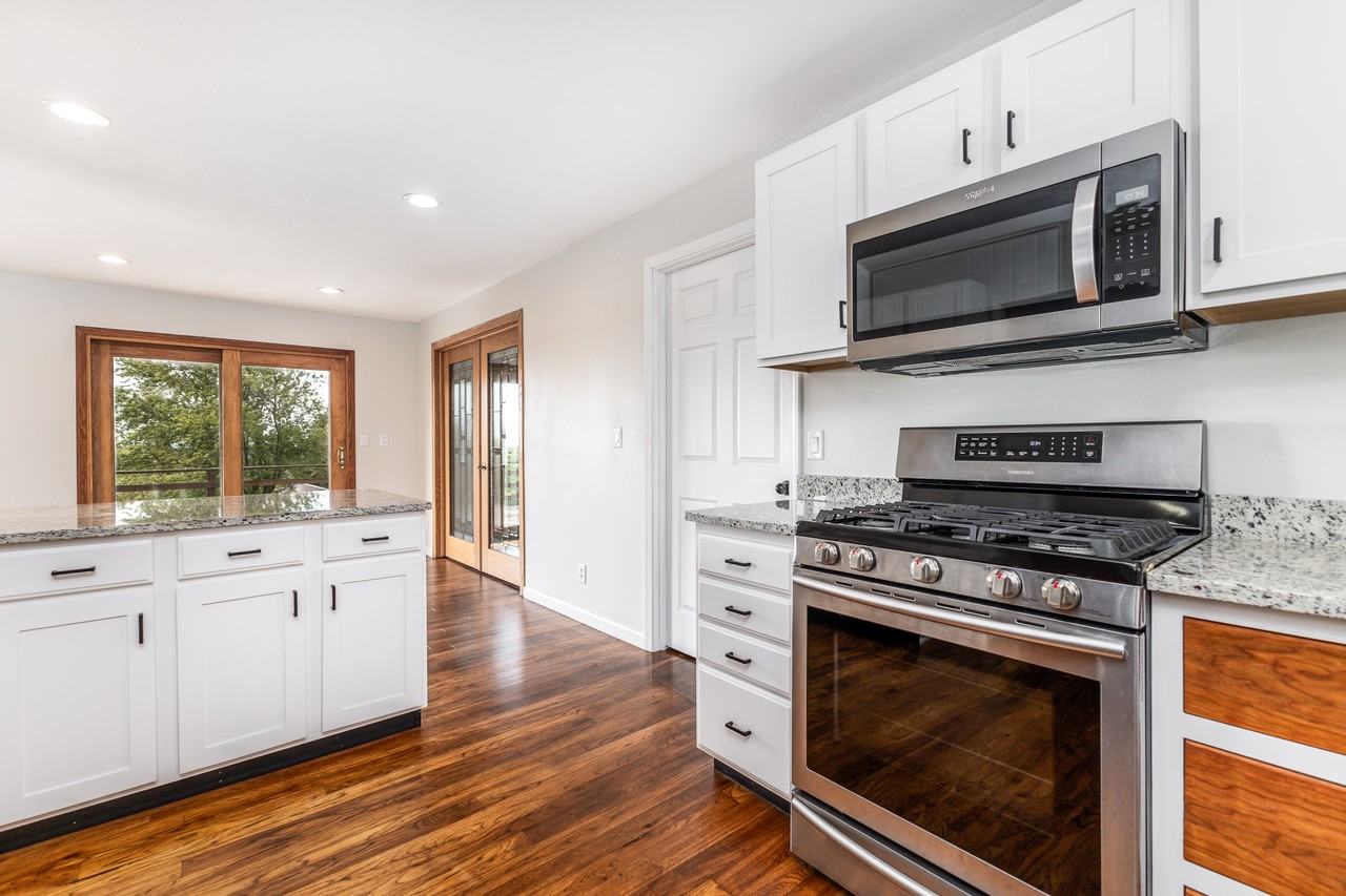 4194 Saint Catherine Rd #1 - Photo 4 of 34