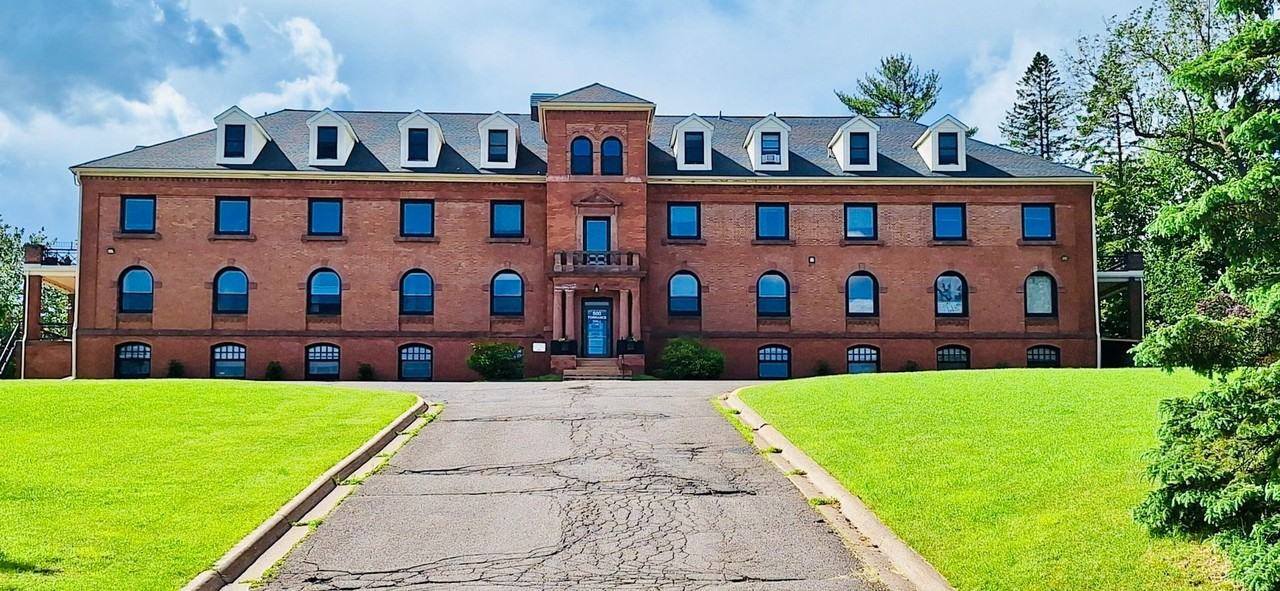 Torrance Hall Apartments - Photo 4 of 5