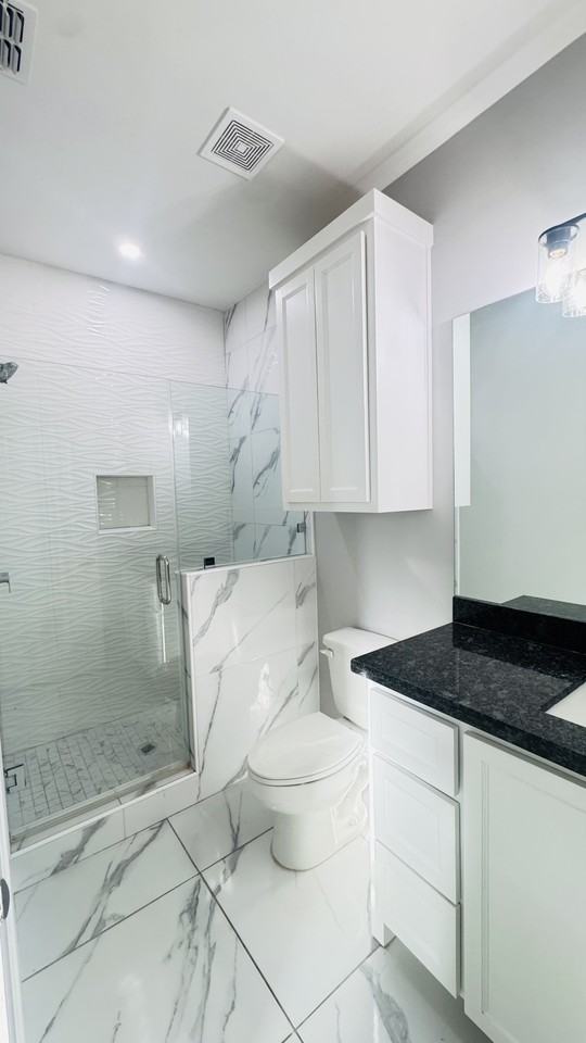 1608 W B St #1 - Photo 3 of 7