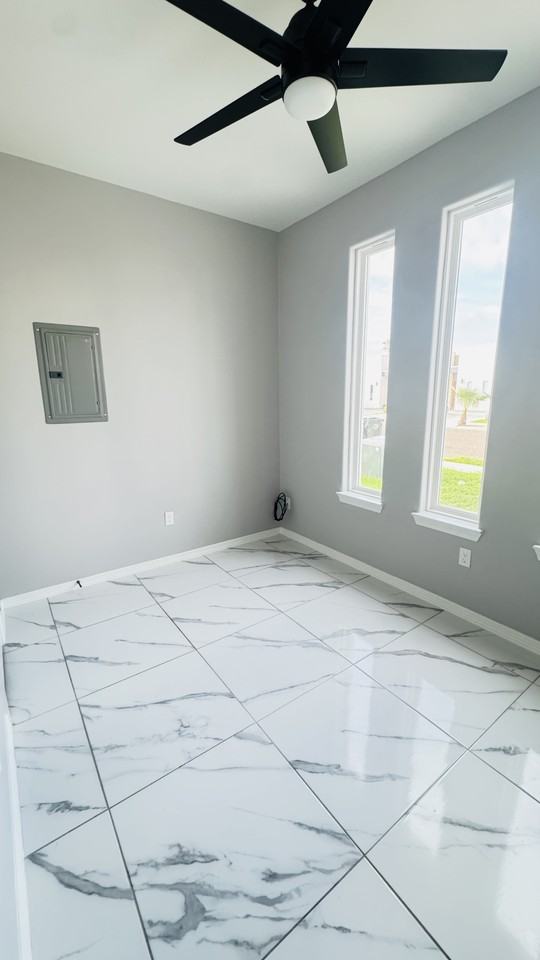 1608 W B St #1 - Photo 5 of 7