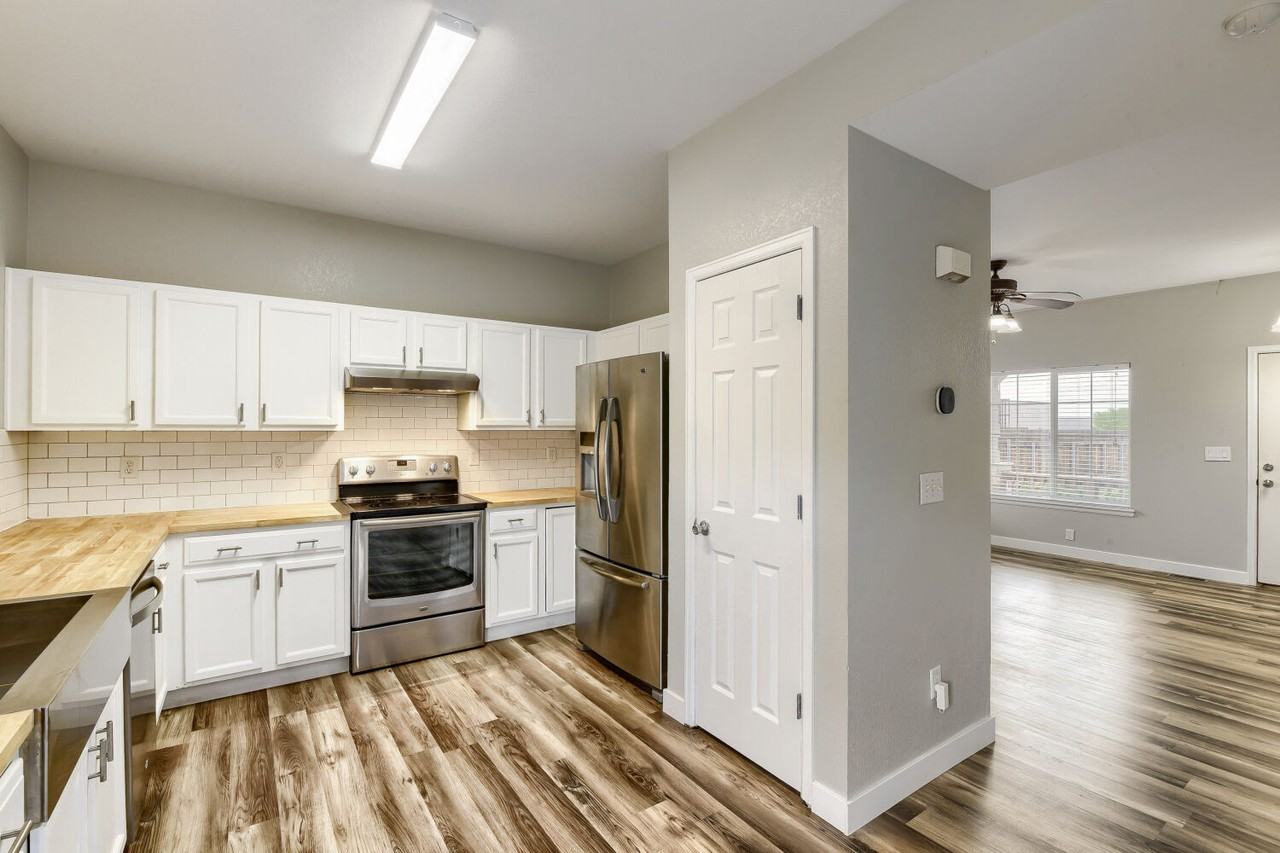 8102 Silver Glen Dr #1 - Photo 6 of 17