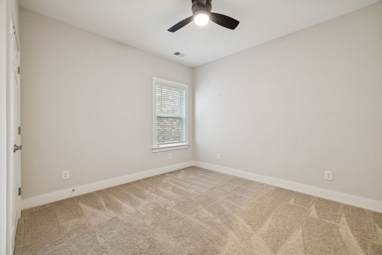 428 Triple Crown Cir #1 - Photo 3 of 38