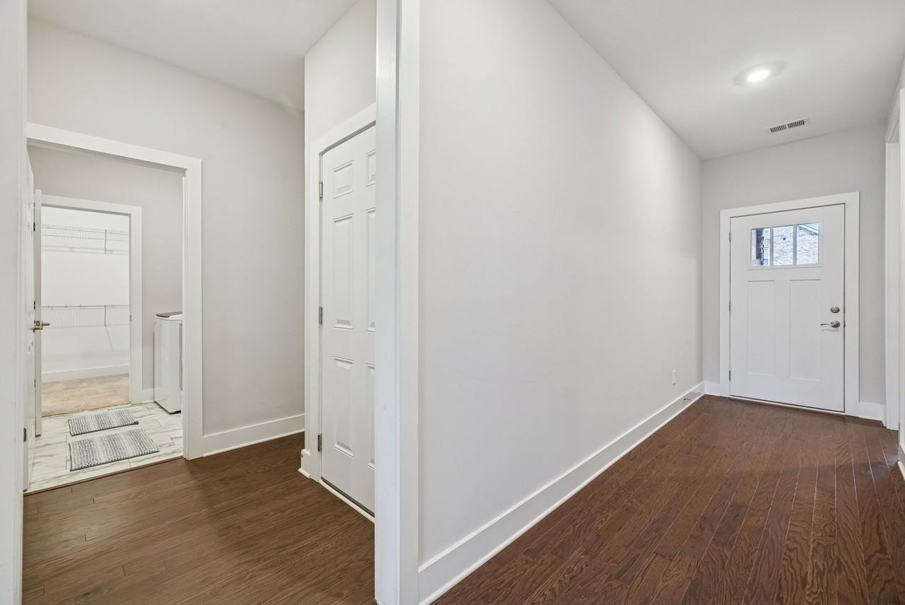 428 Triple Crown Cir #1 - Photo 6 of 38