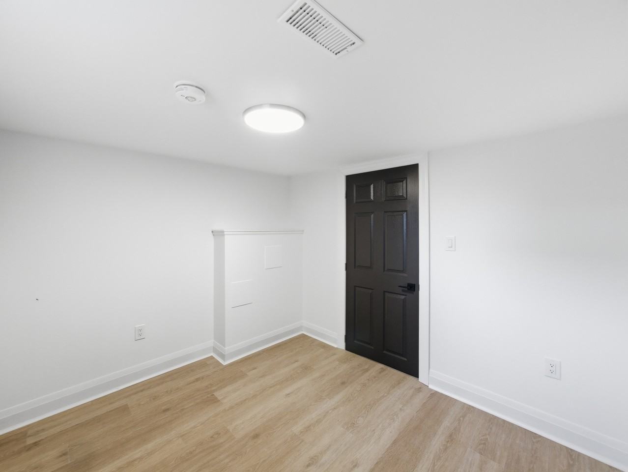 647 Limeridge Rd E #1 - Photo 6 of 10