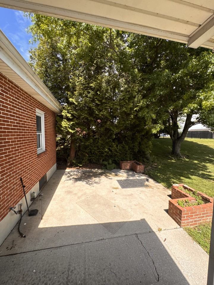 10033 Jonestown Rd #1 - Photo 7 of 44