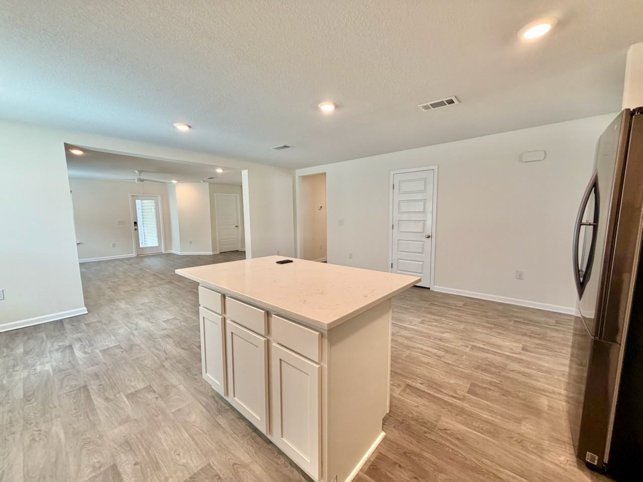 93 American Ct #1 - Photo 7 of 23