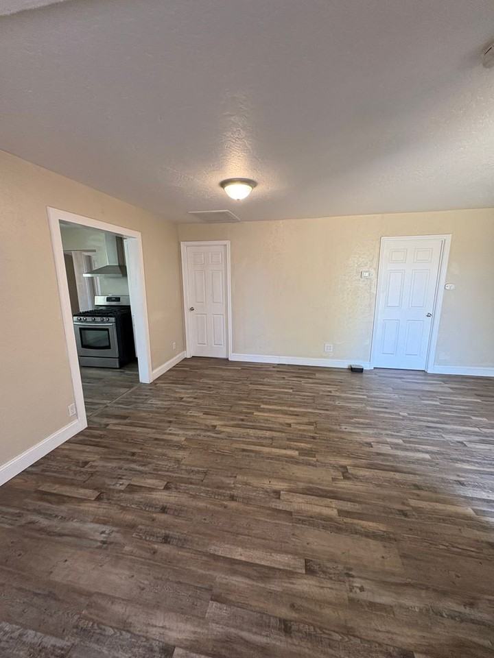 13405 Avenue 432 - Photo 5 of 18