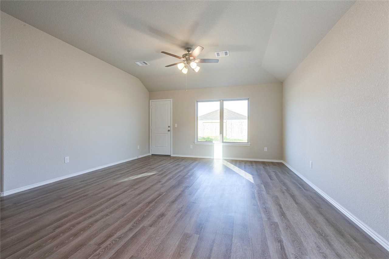 127 Sterling River Ln #1 - Photo 3 of 24