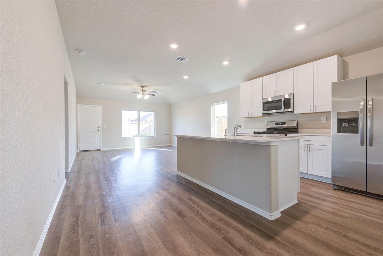 127 Sterling River Ln #1 - Photo 5 of 24