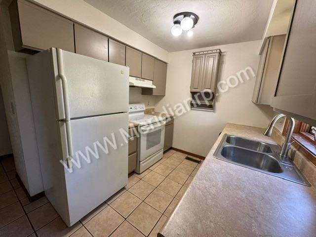 1502 3rd St #1 - Photo 4 of 18