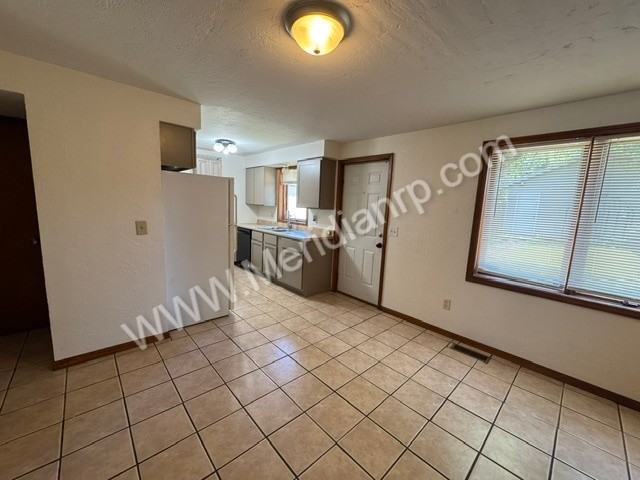 1502 3rd St #1 - Photo 6 of 18
