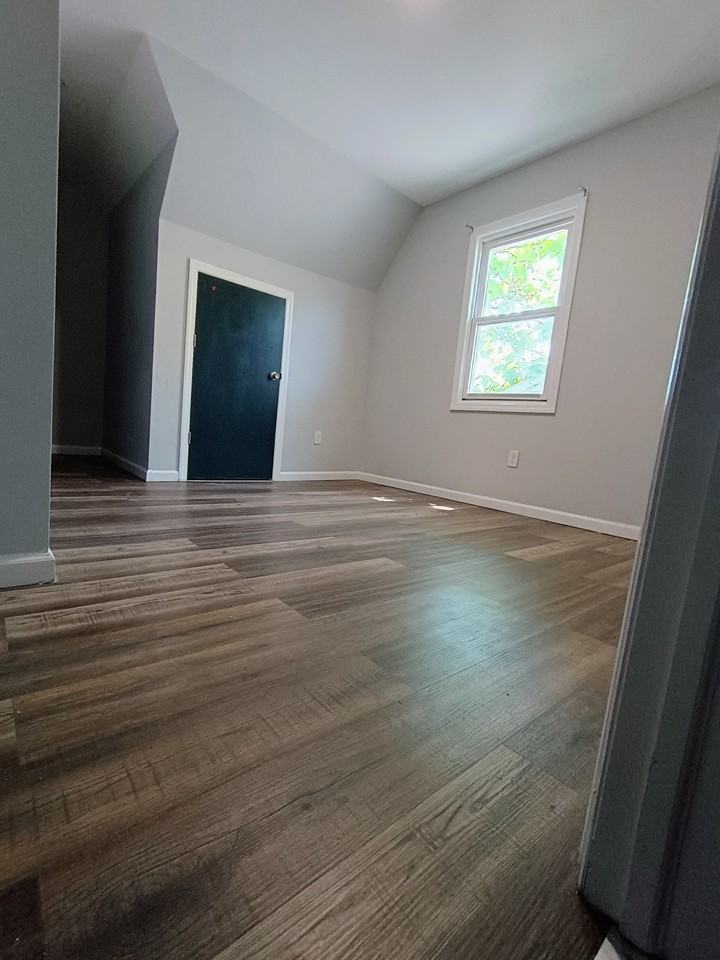 228 S 7th St #3 - Photo 6 of 10