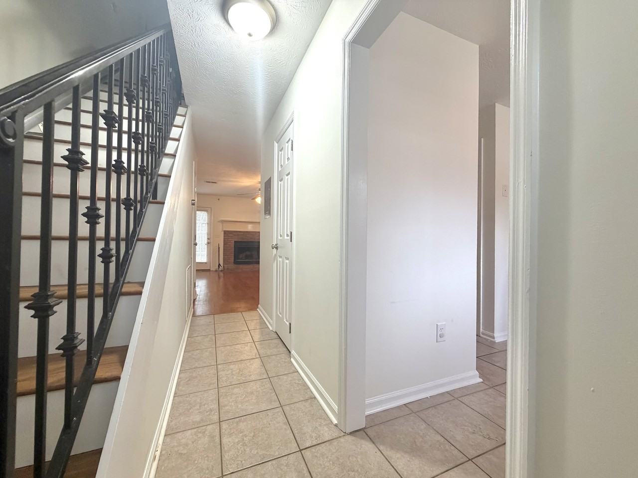 111 S Ross St #7 - Photo 2 of 9