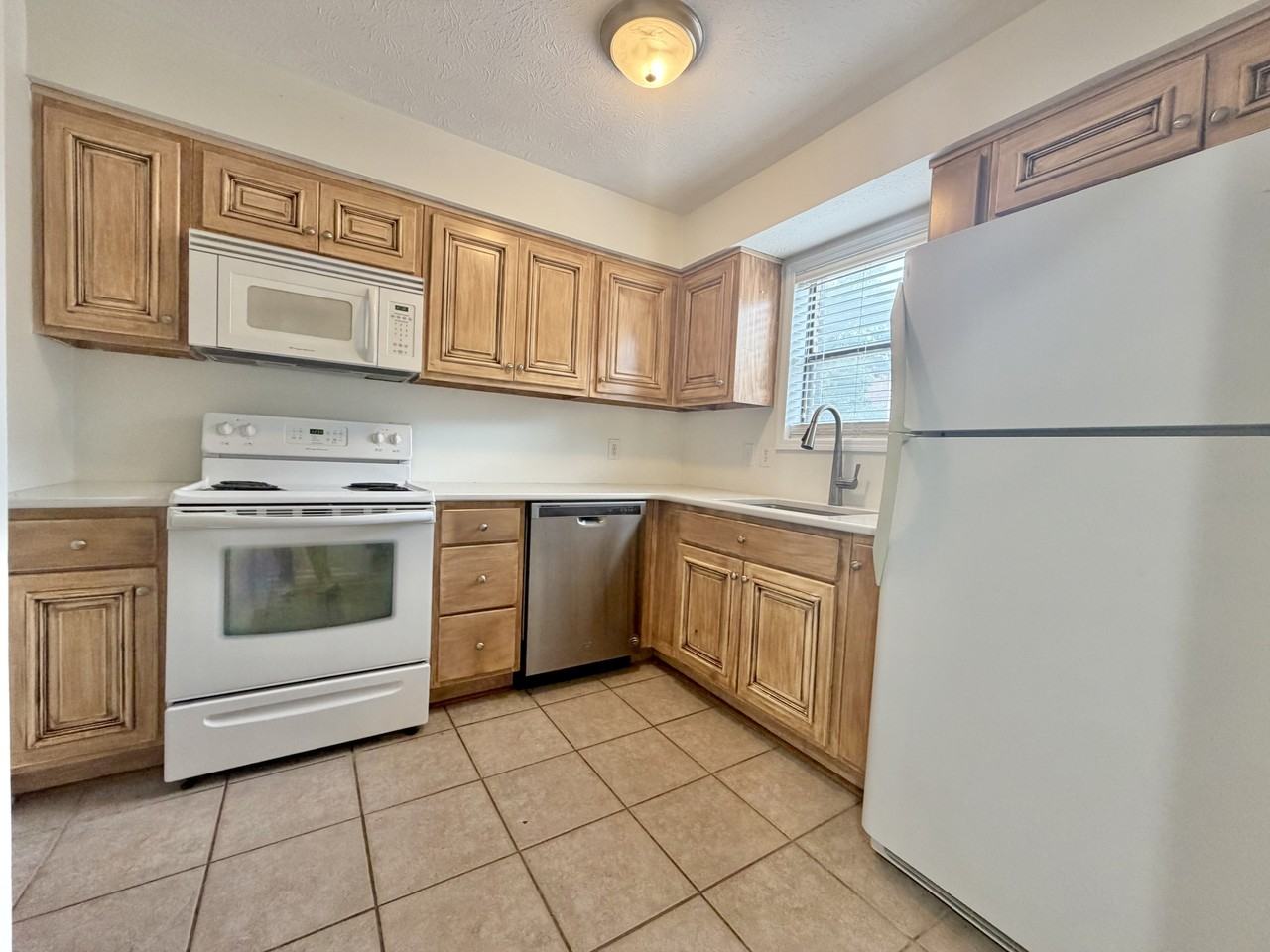111 S Ross St #7 - Photo 3 of 9